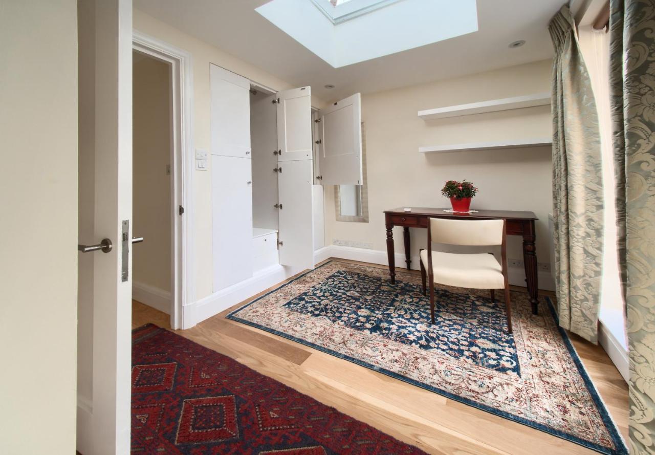 Serene Townhouse With Parking Londra Dış mekan fotoğraf